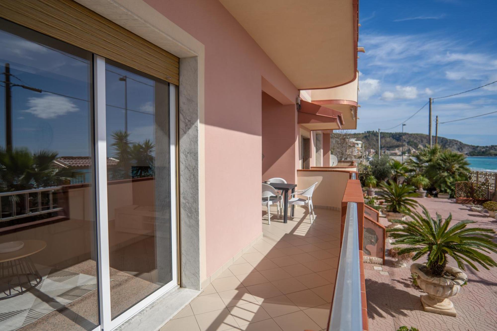 Ferienwohnung Casa Erika Bova Marina Exterior foto